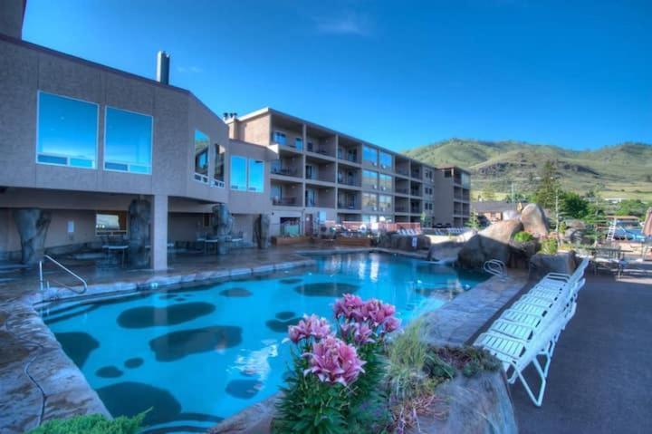 Grandview Lake Chelan- Waterfront View, Pool, Hot Tub, Golf, 1 Min To Downtown Екстериор снимка