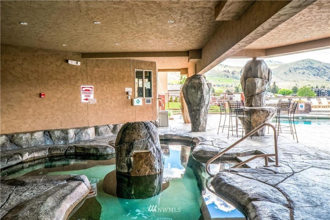 Grandview Lake Chelan- Waterfront View, Pool, Hot Tub, Golf, 1 Min To Downtown Екстериор снимка